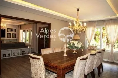 Imagem Casa com 6 quartos, 510m2, à venda em Canela, Centro