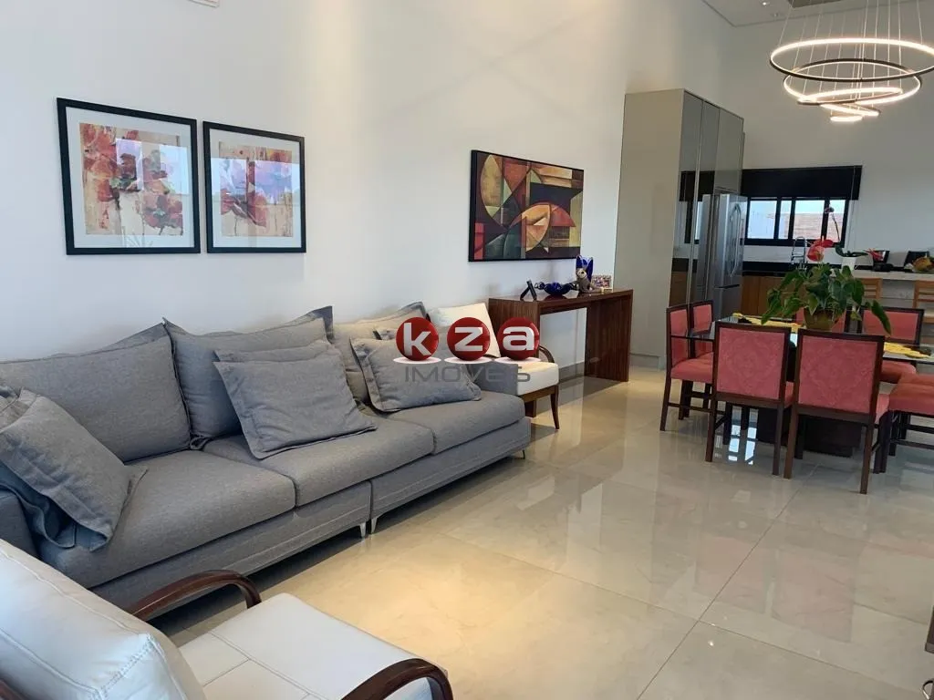 Imagem Casa à venda no Bairro Pinheirinho em Vinhedo com 2 quartos sendo 1 suíte, 2 vagas, 149 m². Aproveite!