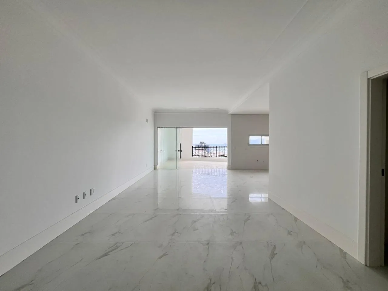 Imagem Apartamento com vista para o mar à venda com 217m2 por R$ 7.800.000,00