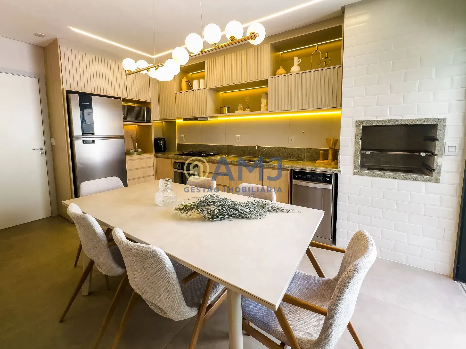 Foto do imóvel Sobrado à venda 3 Suítes - House Garden Parque Cascavel em Endereço não informado