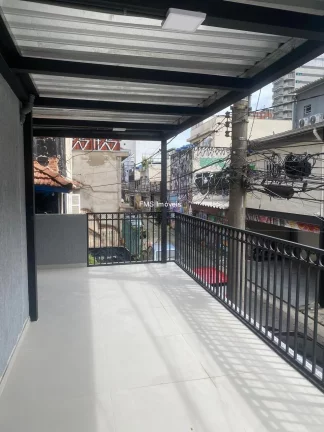 Imagem Casa Comercial de Alto Padrão para Locação na Vila Mariana, São Paulo-SP: 3 Salas, 4 Banheiros e 118 m² de Área.