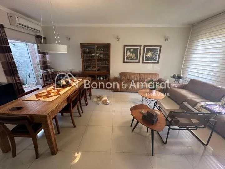 Imagem Casa com 196m² , 3 suítes, 5 banheiros, 4 vagas de garagem no Condomínio Campos do conde I Paulínia