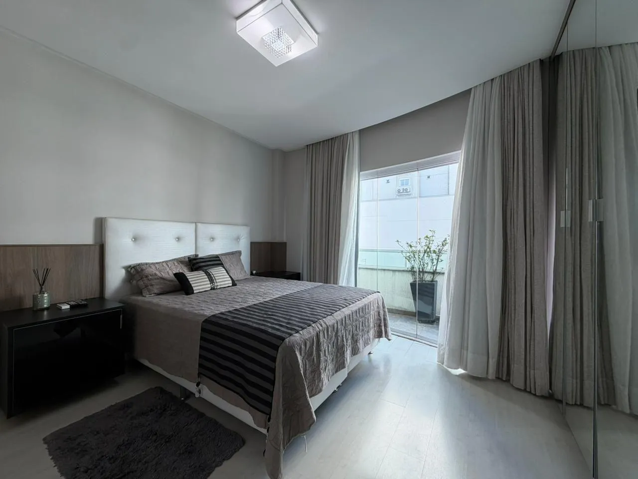 Imagem Apartamento à venda com 177m2 por R$ 2.700.000,00