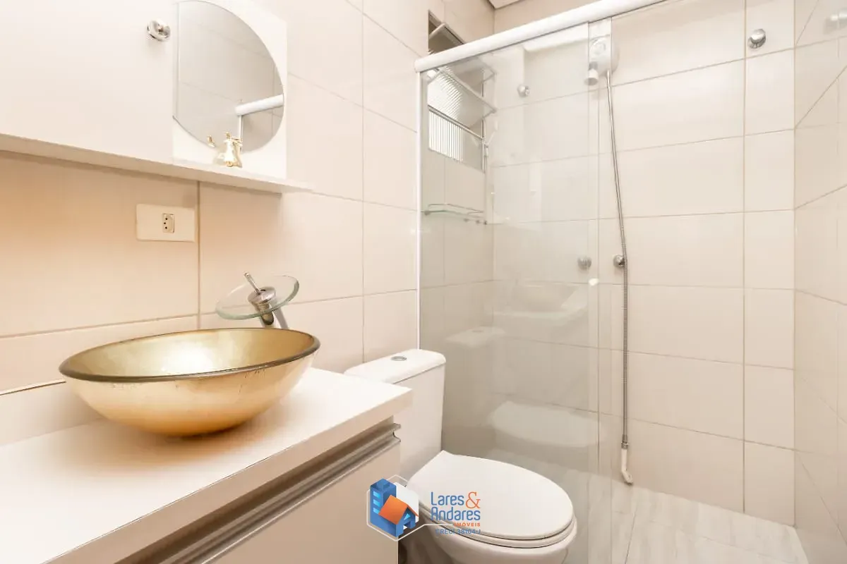 Imagem Sobrado para venda em Vila do Encontro com 5 quartos, sendo 1 suíte, 288m²