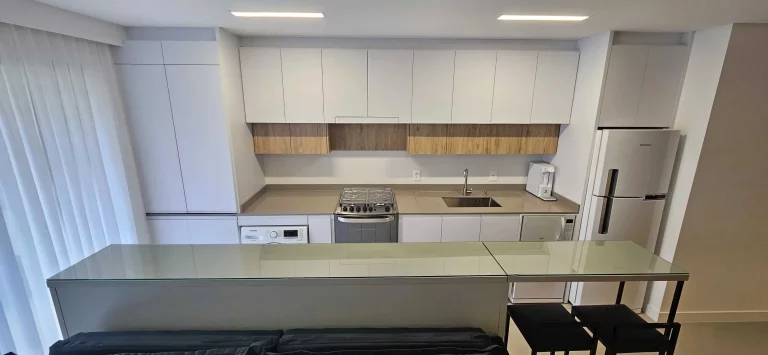 Imagem Apartamento com 2 suítes e 2 vagas de garagem na Praia Brava em Itajaí