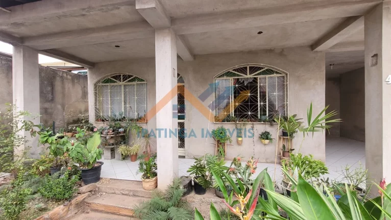 Foto do imóvel Casa com Lote grande no Bairro Veneza - Ipatinga