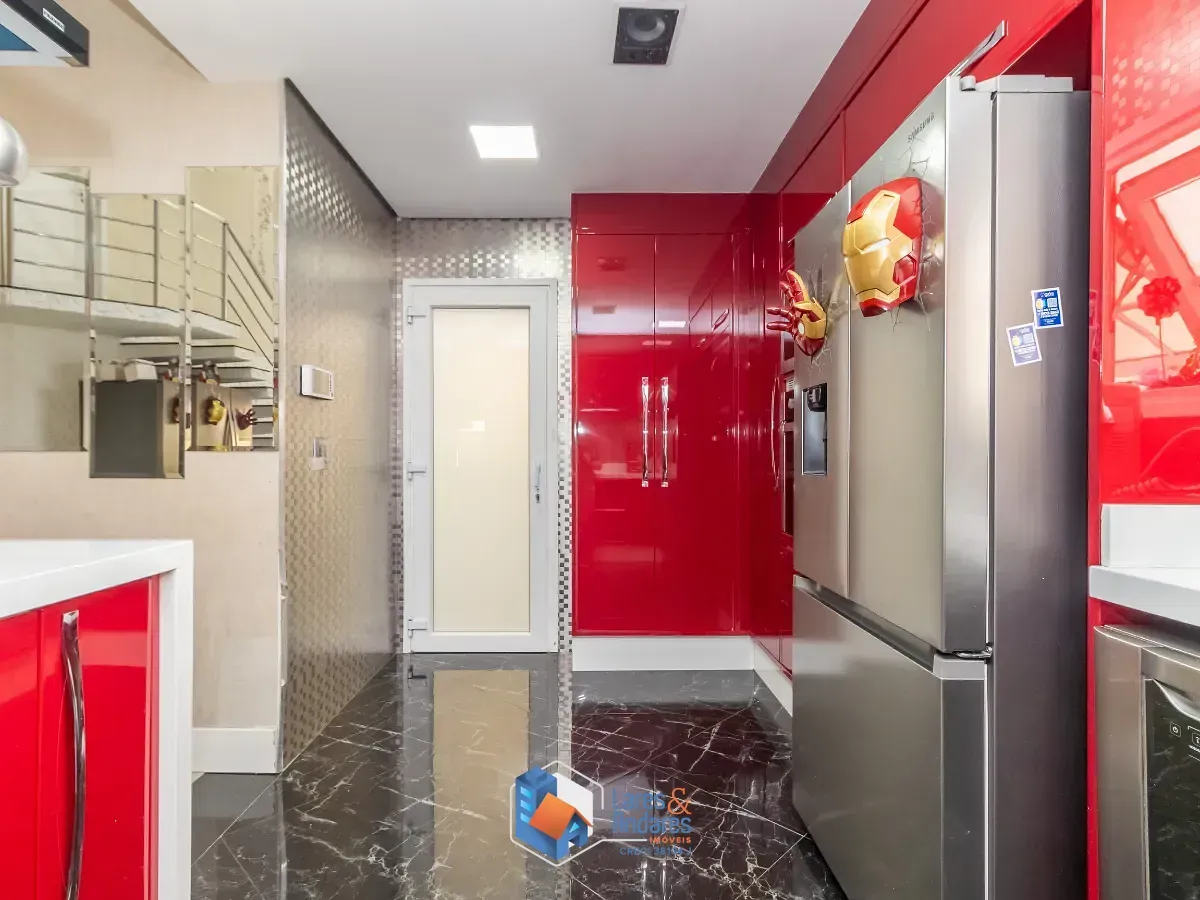 Imagem Casa para venda em City América com 4 quartos, sendo 2 suítes, 246m²