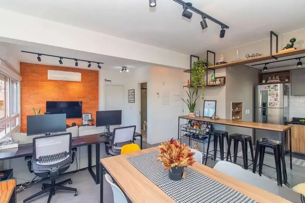 Imagem Apartamento mobiliado com sacada e vaga na Vila Ipiranga