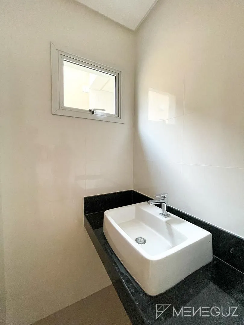 Imagem Casa a venda em Guarapari na Praia do Morro, com 3 quartos e lazer