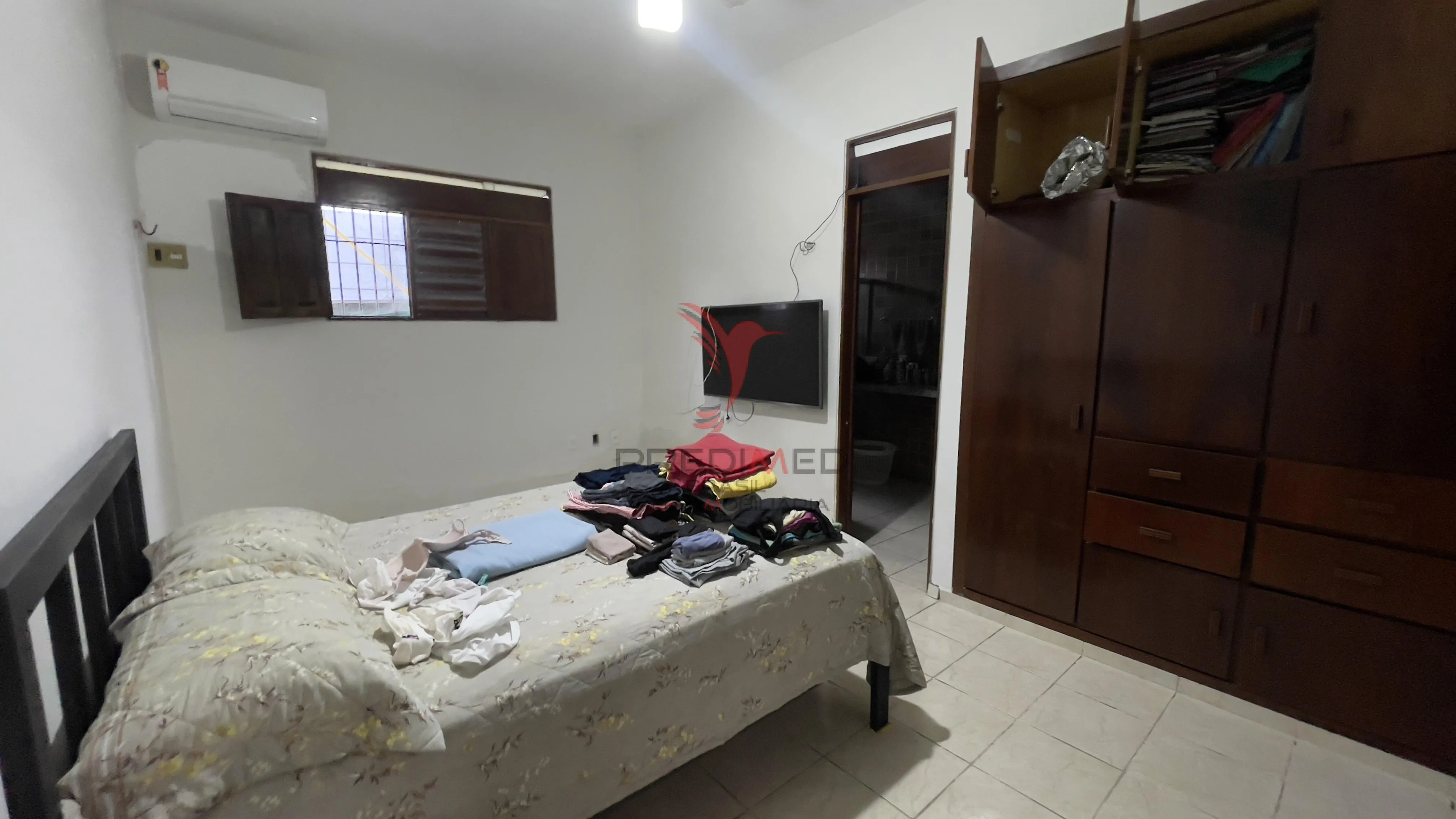 Imagem Casa à venda com 4 Quartos, 1 Suites, 3 Vagas, no Bessa - apenas 400m da praia!