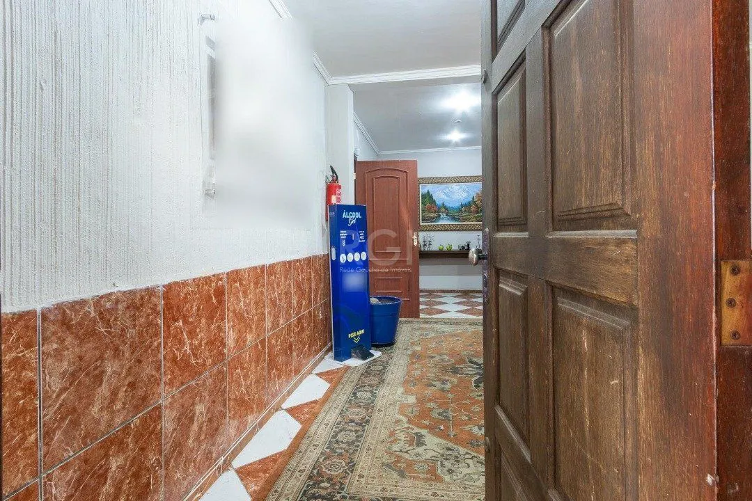 Imagem Sobrado para Venda - 300m², 3 dormitórios, sendo 1 suites, 3 vagas - Cavalhada