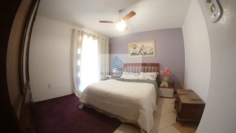 Imagem Casa de luxo à venda em Niterói-RJ, bairro Pe Pequeno: 9 quartos, 3 suítes, 4 salas, 9 banheiros, 3 vagas de garagem, 370m² de área.