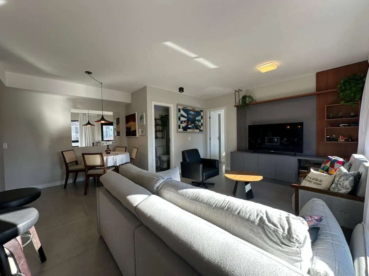 Imagem Apartamento Mobiliado e Reformado com Closet, Churrasqueira e Infraestrutura Completa no Centro de Porto Alegre