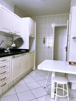 Imagem Apartamento com 3 quartos sendo 1 suite, 1 vg Centro Florianópolis a poucos passos do Hippo. Oportu...