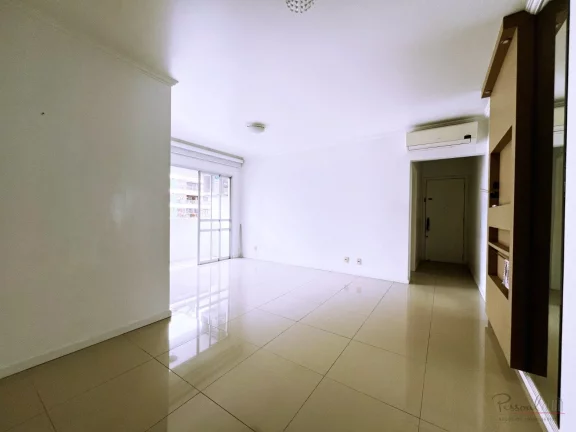 Imagem Apartamento com 3 quartos sendo 1 suite, 1 vg Centro Florianópolis a poucos passos do Hippo. Oportu...