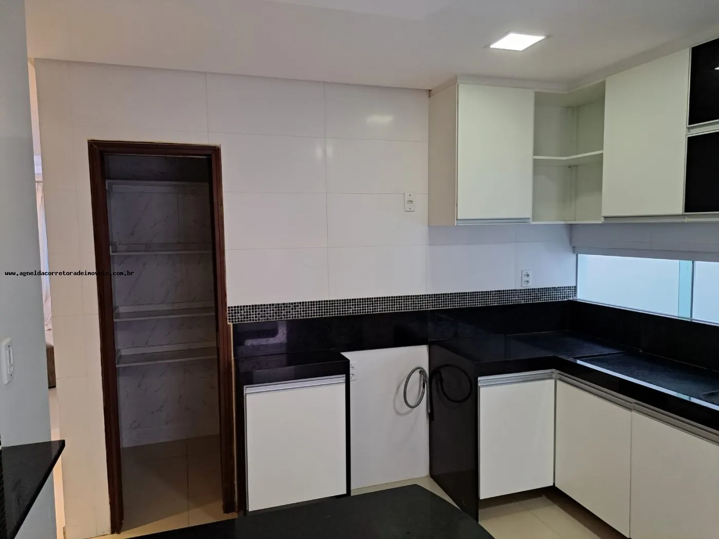 Imagem Casa em Condomínio para Venda em Parnamirim, Vida Nova, 4 dormitórios, 2 suítes, 3 banheiros, 4 vagas