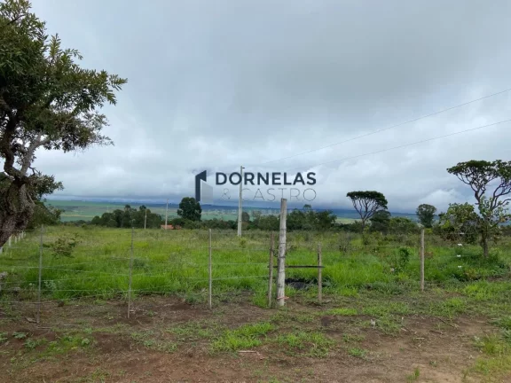 Imagem MUITO BARATO!! CHÁCARA COM 20.300M² A APENAS 3KM DA CACHOEIRA DO INDAIÁ FORMOSA GOIÁS