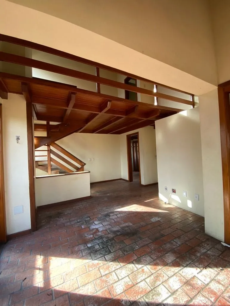 Imagem Cobertura 196m² 3 dorm. 1 Suíte + 2 vagas Petrópolis - Porto Alegre