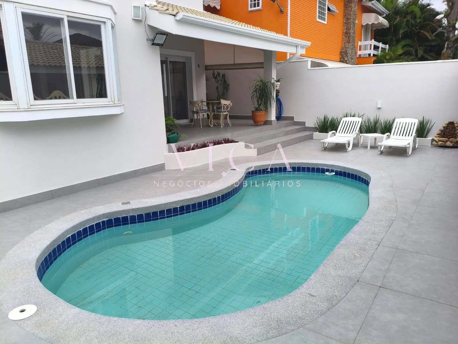 Imagem Alphaville | Casa Mobiliada com Piscina e 3 Suítes | Locação R$ 17.000,00