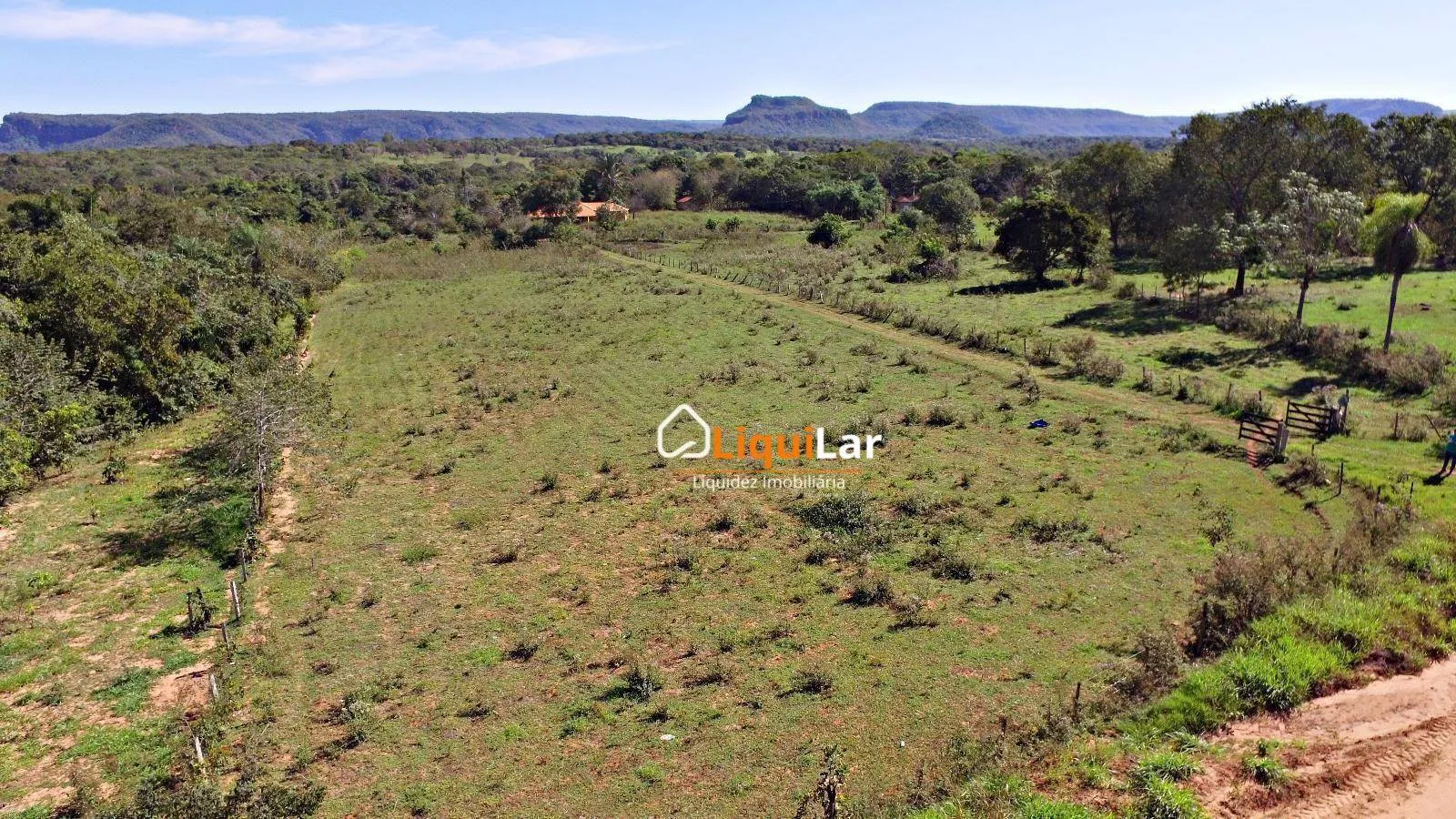 Imagem Chácara à Venda em Piraputanga com Fundo para o Rio Aquidauana, 6,5 Hectares e Casa Sede Completa