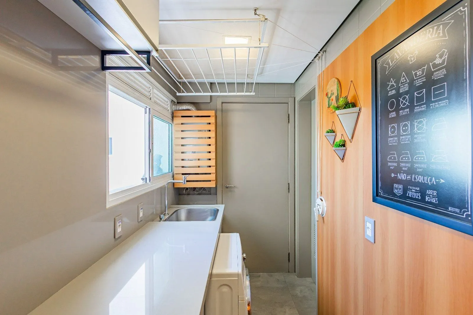 Imagem Apartamento Espetacular com 3 Suítes e Área Social Ampla no Passo d'Areia