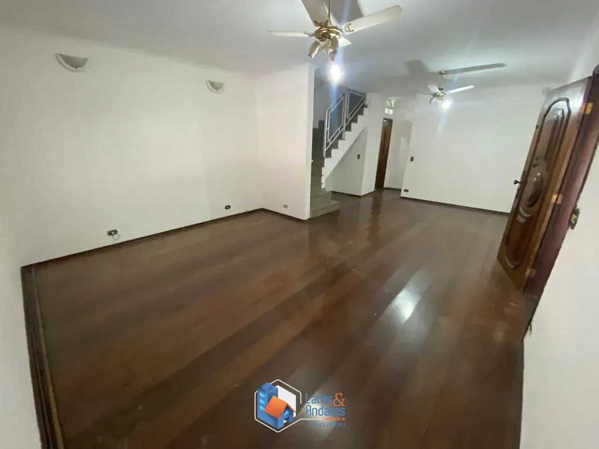 Imagem Sobrado para venda em Vila Babilônia com 4 quartos, sendo 1 suíte, 135m²
