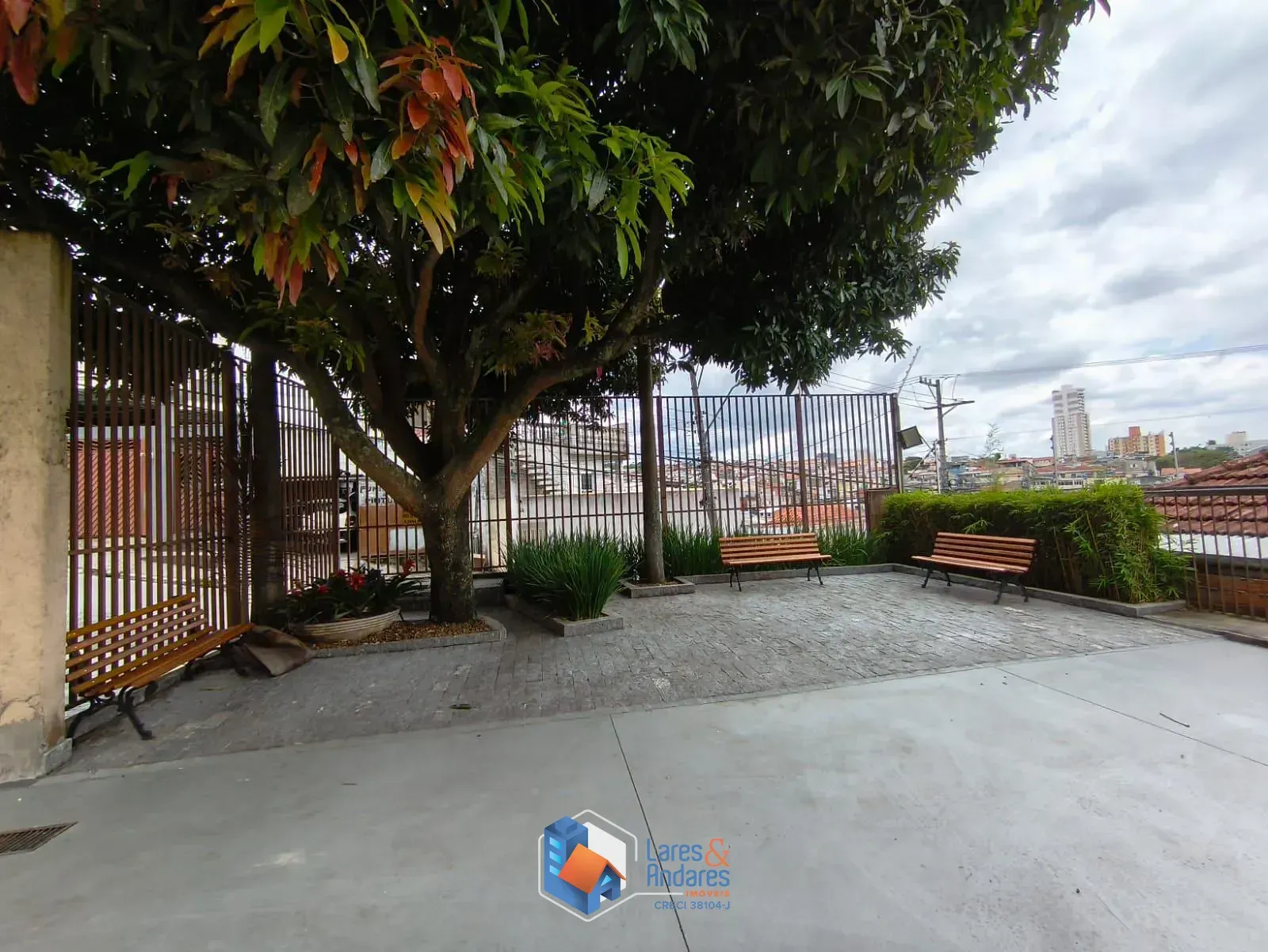 Imagem APARTAMENTO À VENDA COM 48 M², 1 DORMITÓRIO, 1 VAGA, SALA AMPLA PARA 2 AMBIENTES, COZINHA PLANEJADA - LAUZANE PAULISTA - SÃO PAULO - SP.