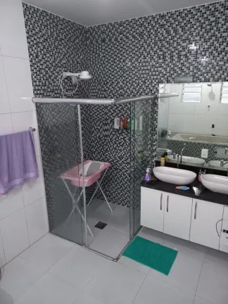 Imagem Casa com 4 Quartos à Venda, 335 m² em Parque 10 de Novembro - Manaus