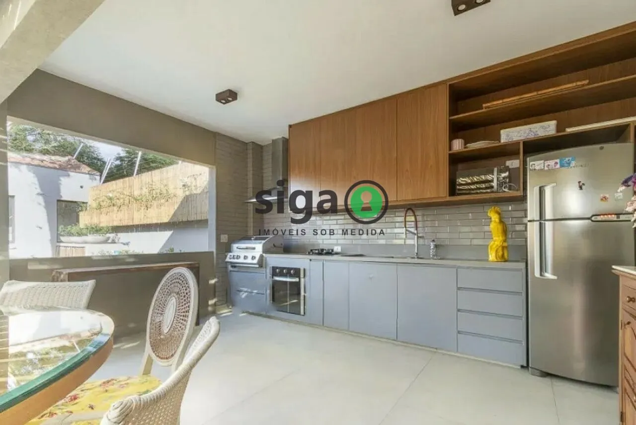 Imagem Casa em Rua fechada a venda na Cidade Jardim com 4 quartos