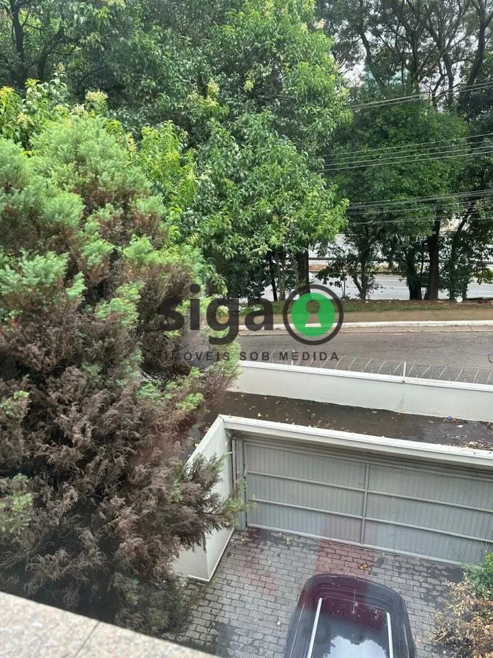 Imagem Sobrado á Venda - 250m², 4 quartos , 5 vagas na Vila Guarani (Zona Sul) !!