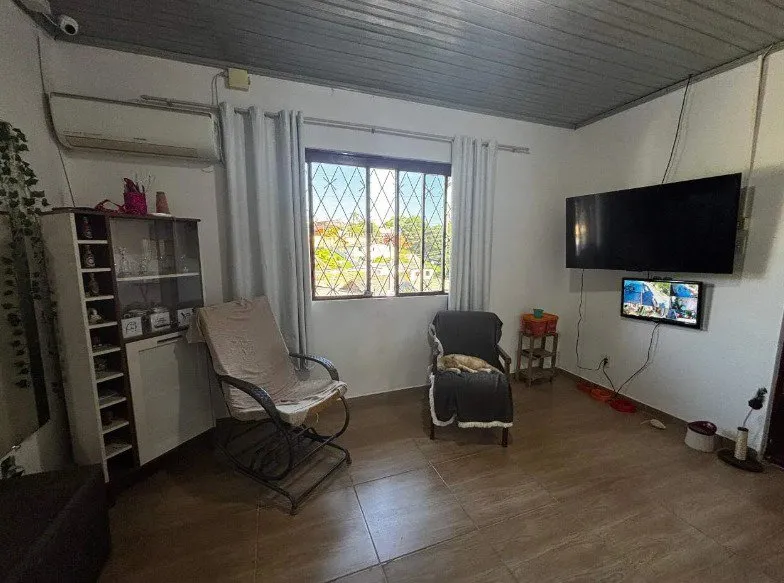 Imagem Casa com quintal a venda em Viamão bairro Krahe