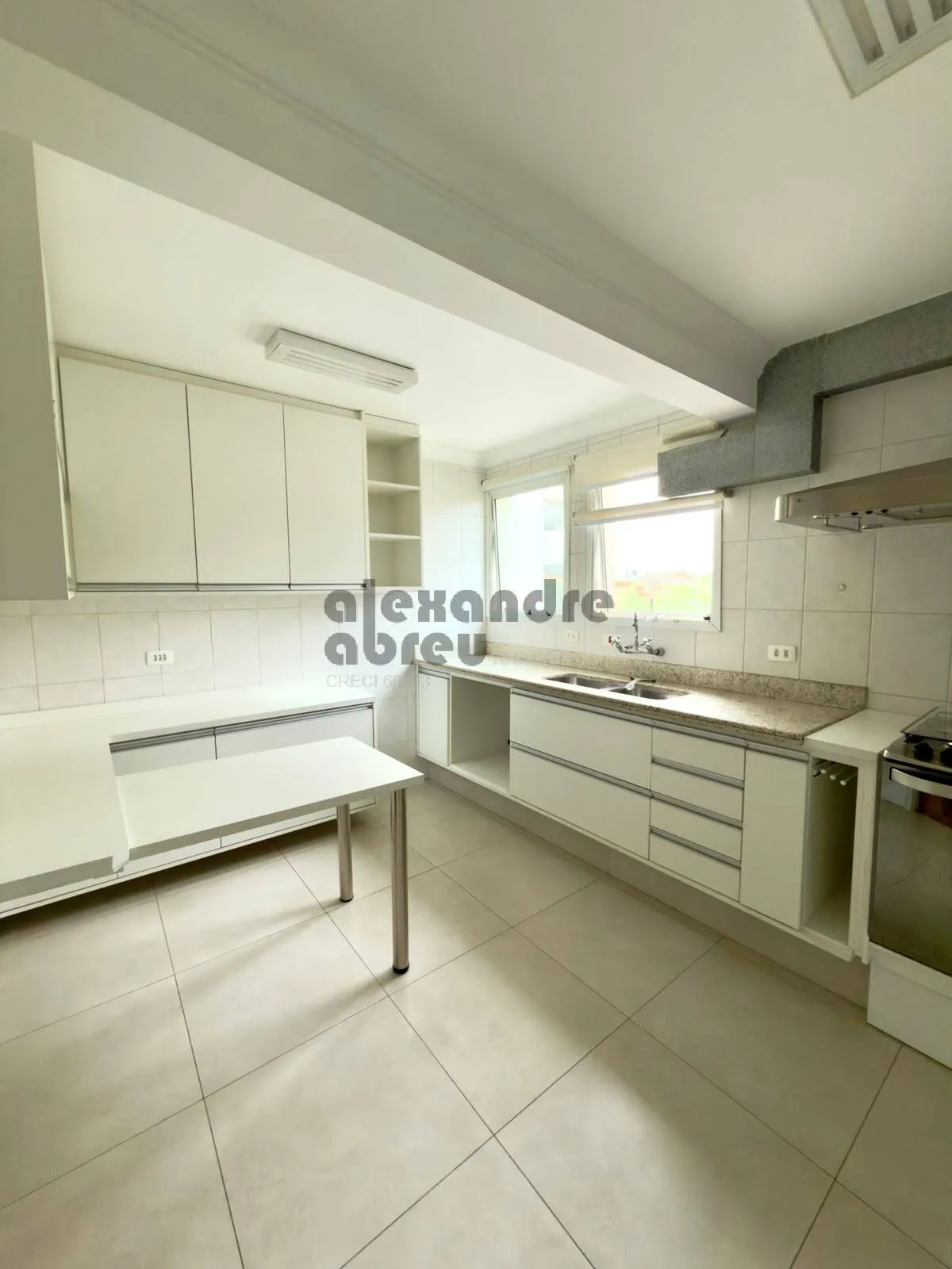 Imagem Apartamento com 2 dormitórios(1 suíte) 2 vagas em excelente localização.