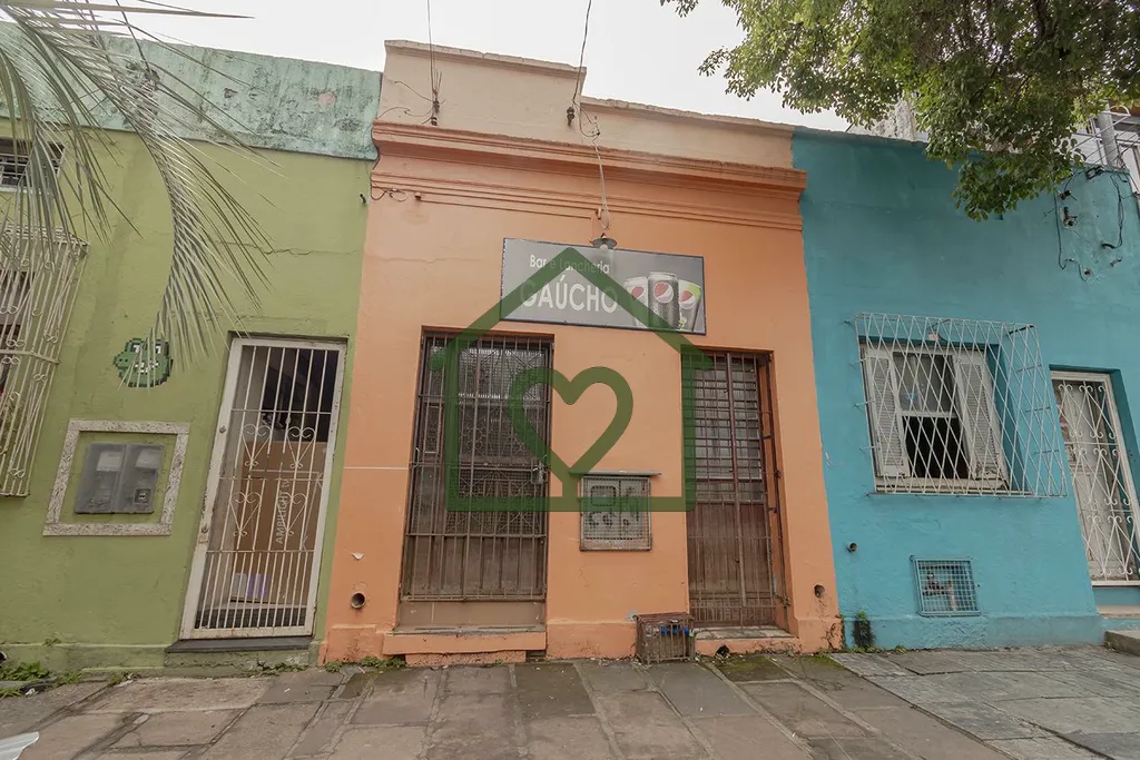 Imagem Ótima casa comercial/residencial em rua movimentada, casa com 3 quartos sendo 1 suíte, 4 banheiros...