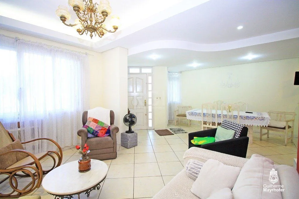 Imagem Casa para Venda - 130m², 3 dormitórios, sendo 1 suites, 4 vagas - Sarandi