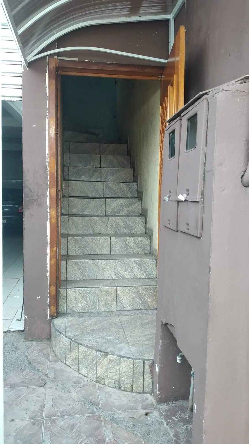 Imagem Salão Comercial e Casa à Venda no Jd. Sto. Amaro, Zona Norte de Sorocaba - 94m² e 90m²