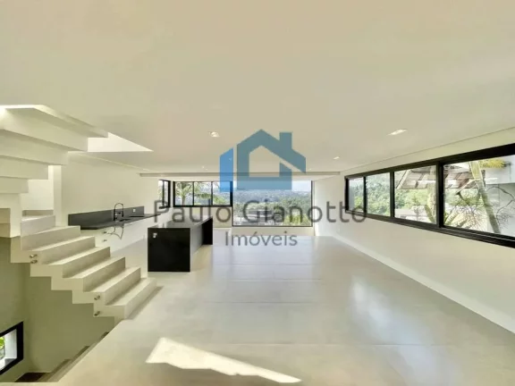 Imagem Casa Nova, de Alto Padrão, no Condomínio São Paulo II