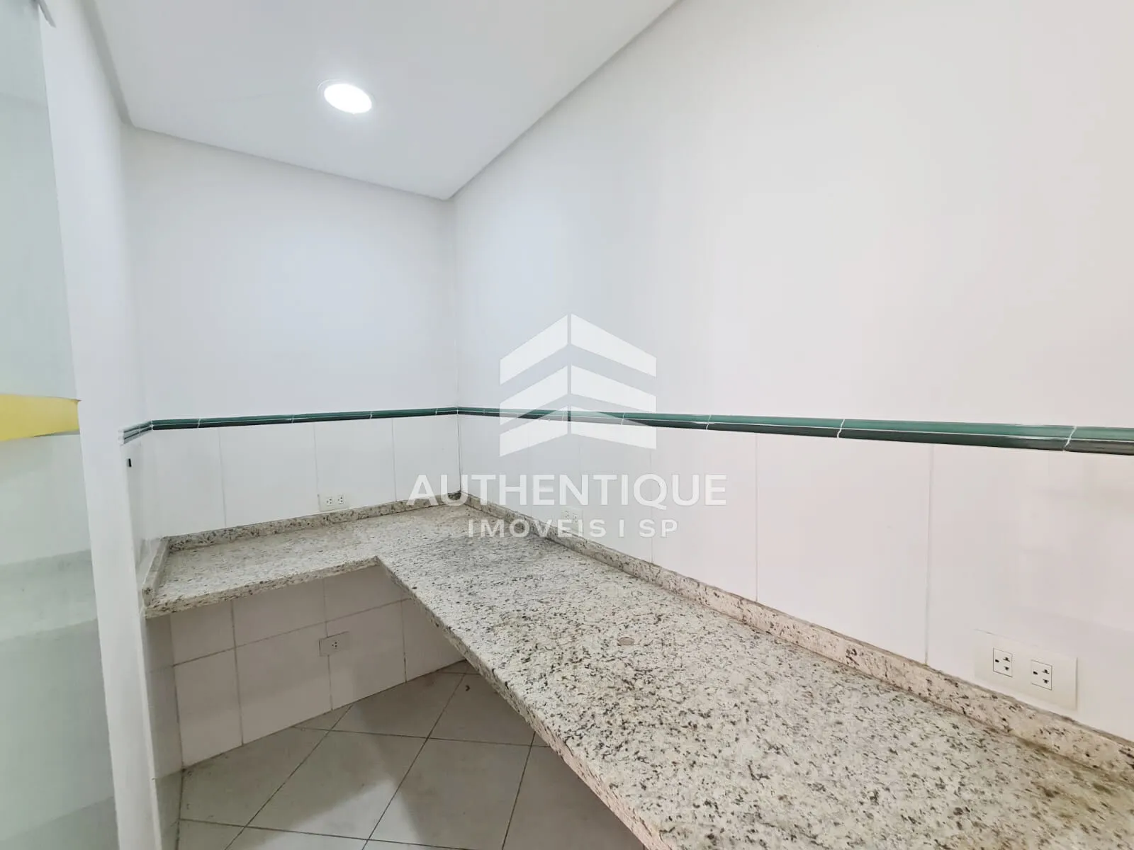 Imagem Casa Comercial I Excelente oportunidade para montar clínica, laboratório, pet, estética ou investir