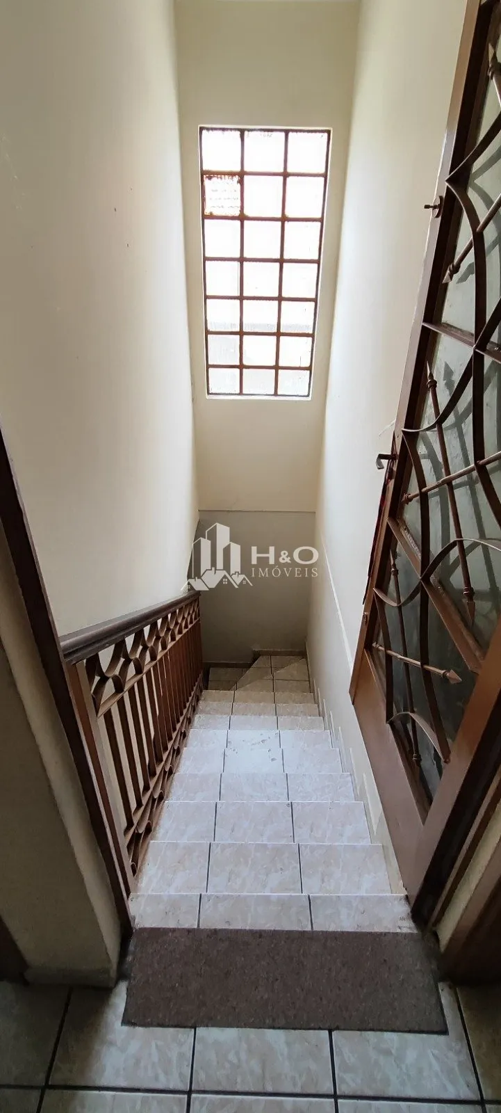 Imagem Sobrado à Venda com 4 Dormitórios no Parque Maria Luiza - Amplo Quintal e Ótima Localização