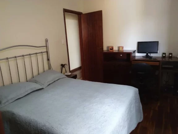 Imagem Venda, ótima casa com 4 dormitórios sendo 1 suíte, jd. Estoril