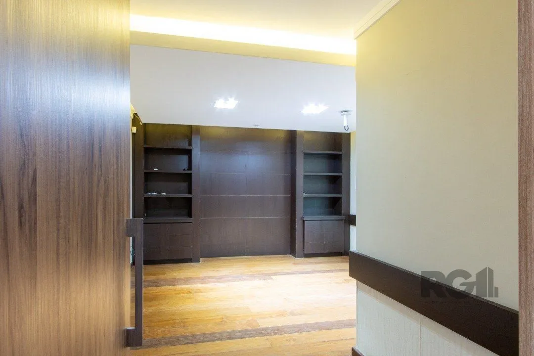 Imagem Excelente casa comercial com aproximadamente 300m² de área construída