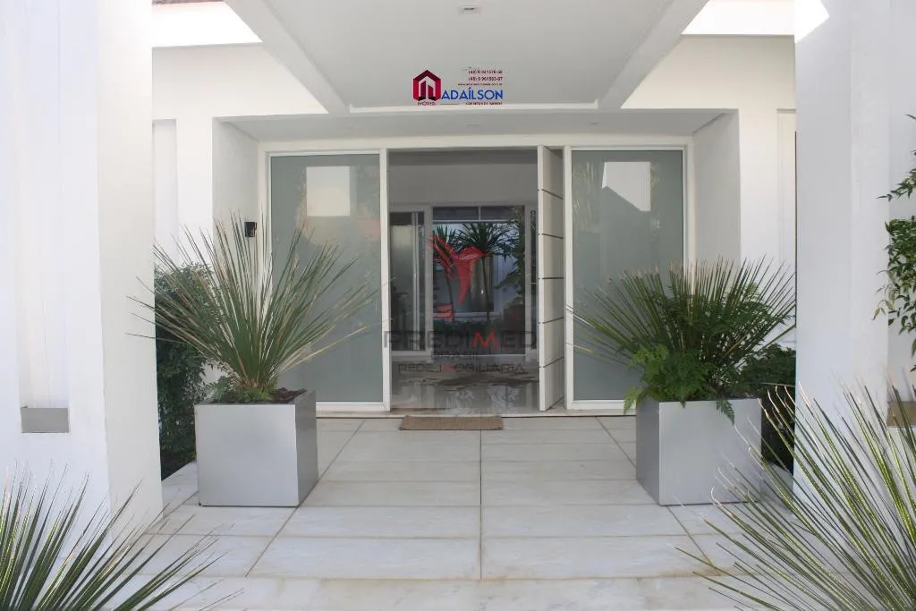 Imagem CASA A VENDA FRENTE MAR NO PASSEIO DOS NAMORADOS EM JURERÊ INTERNACIONAL FLORIPA SC