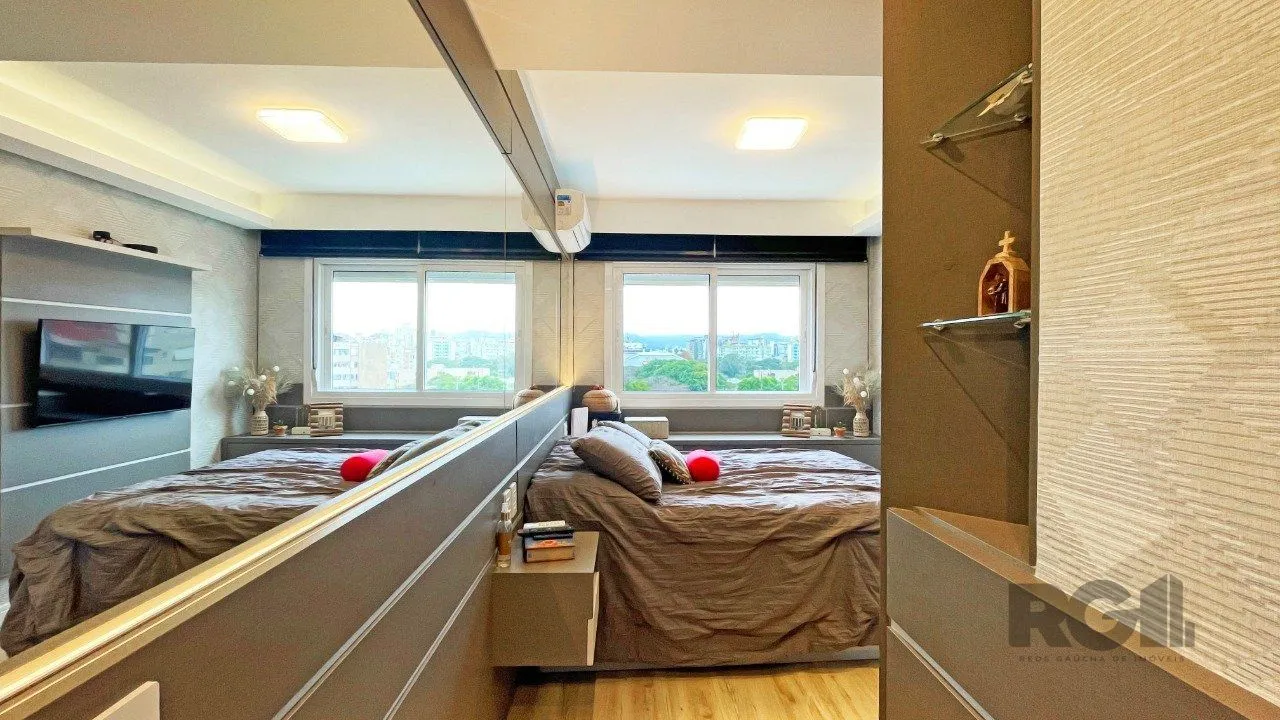 Imagem Apartamento dois dormitórios com duas vagas de garagem na Cidade Baixa