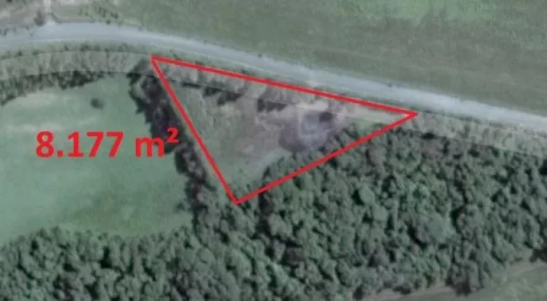 Terreno excelente a venda para Chácara com 8 mil m² no asfalto - em Quadra
