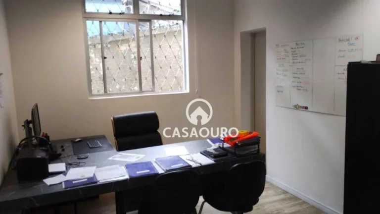 Imagem Casa com 6 dormitórios à venda, 250 m² por R$ 1.010.000,00 - São Lucas - Belo Horizonte/MG