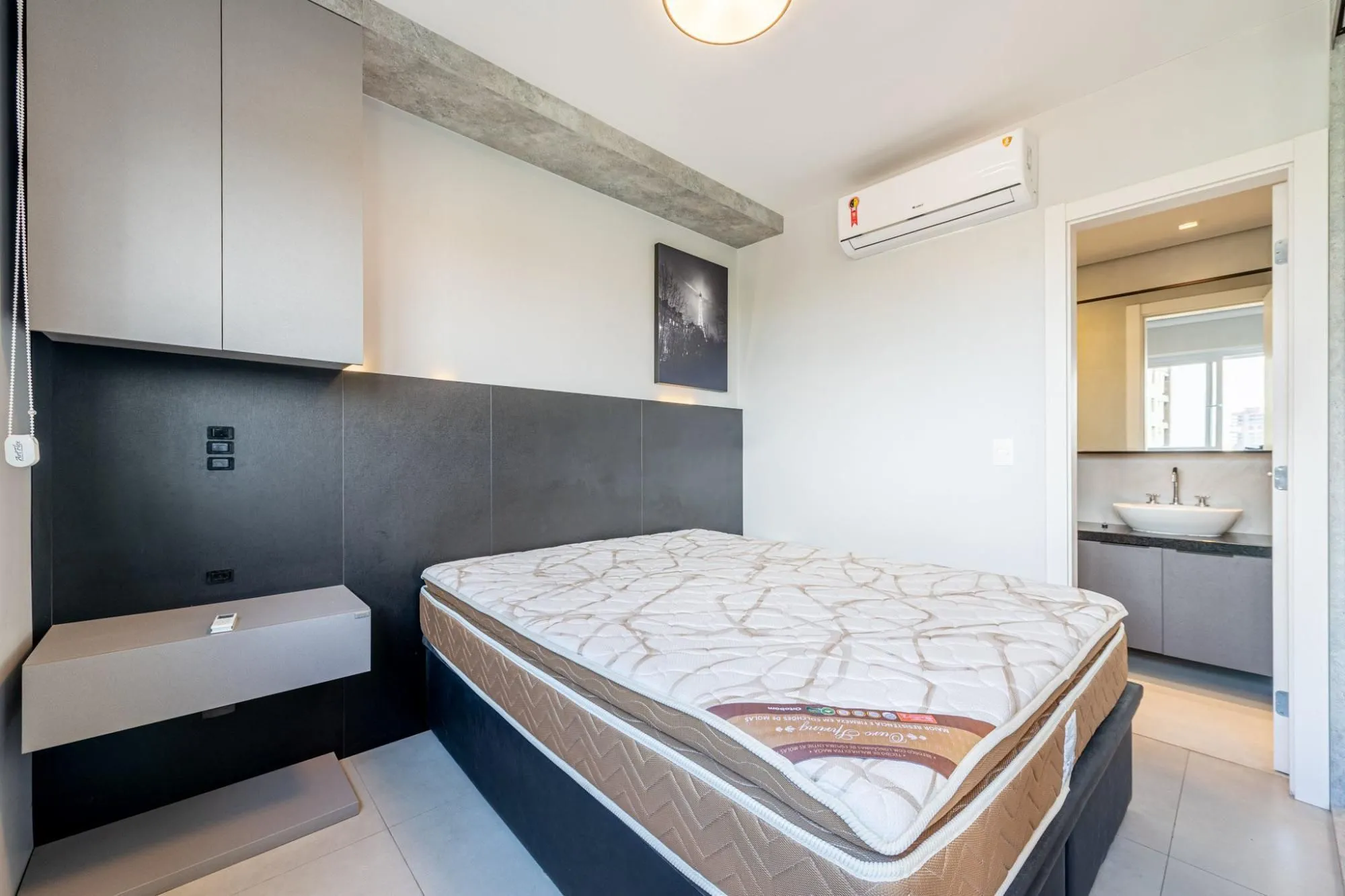 Imagem Apartamento com 53.37m², 1 dorm, Três Figueiras, Porto Alegre/RS
