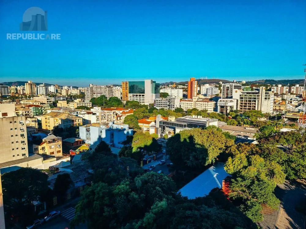 Imagem Cobertura de 3 Dormitórios com Suíte e Terraço em Porto Alegre
