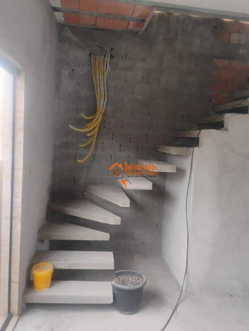 Imagem Sobrado à venda, 98 m² por R$ 243.999,00 - Água Chata - Guarulhos/SP