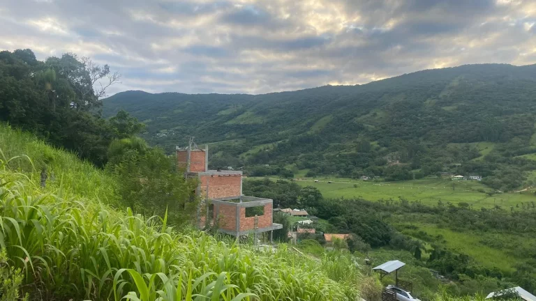 Imagem Oportunidade única: Terreno à venda em Garopaba-SC, Bairro Macacu, 1.000m² de área!