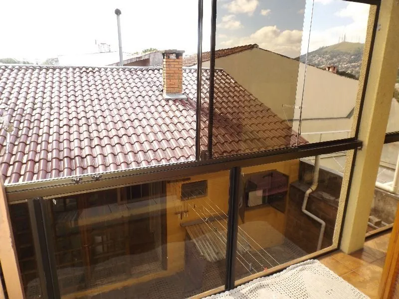Imagem Casa para Venda - 250m², 3 dormitórios, sendo 3 suites, 7 vagas - Medianeira
