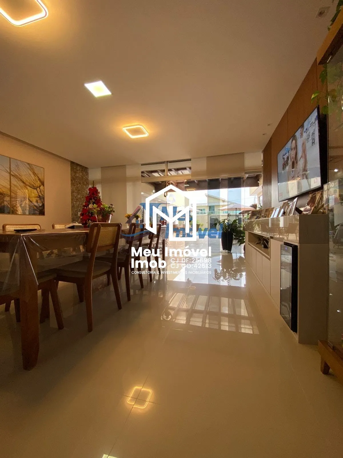 Imagem Casa 3 Quartos 2 Suítes 4 Vagas 800m² Gama/DF